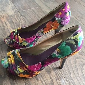Floral peeptoe pumps sz 10